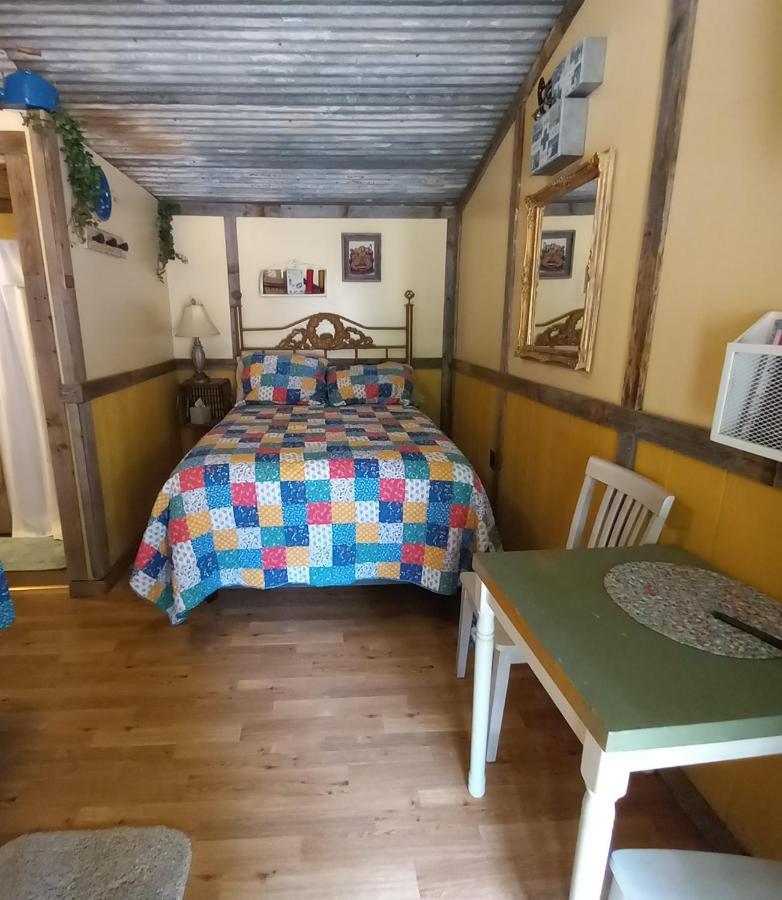 Acorn Hideaways Canton Charming Pioneer Suite 1890'S General Store Esterno foto