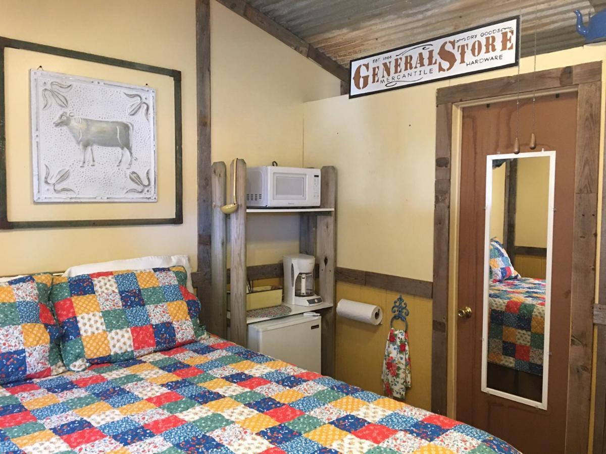 Acorn Hideaways Canton Charming Pioneer Suite 1890'S General Store Esterno foto
